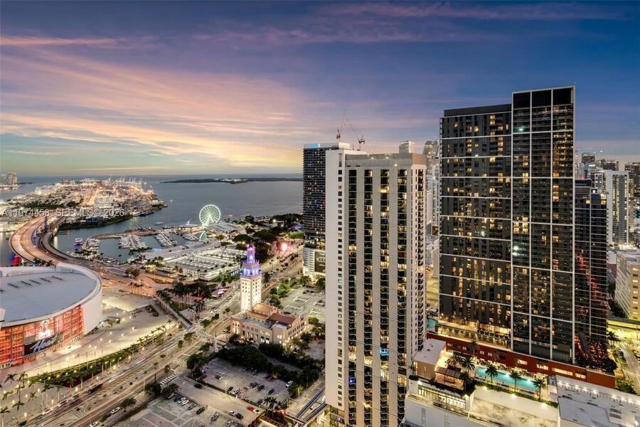 851 Ne 1st Ave - Photo 5 of 28