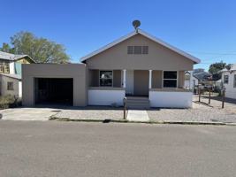 featured image of 407 La Mesa Way