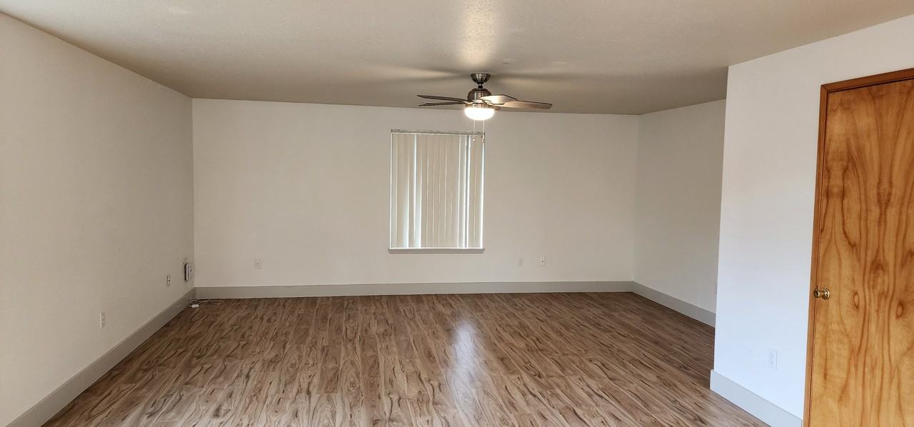 1008 Se Sherrett St - Photo 3 of 18