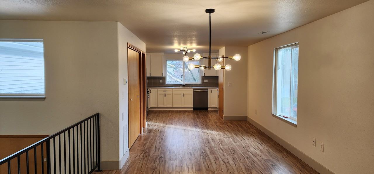 1008 Se Sherrett St - Photo 4 of 18