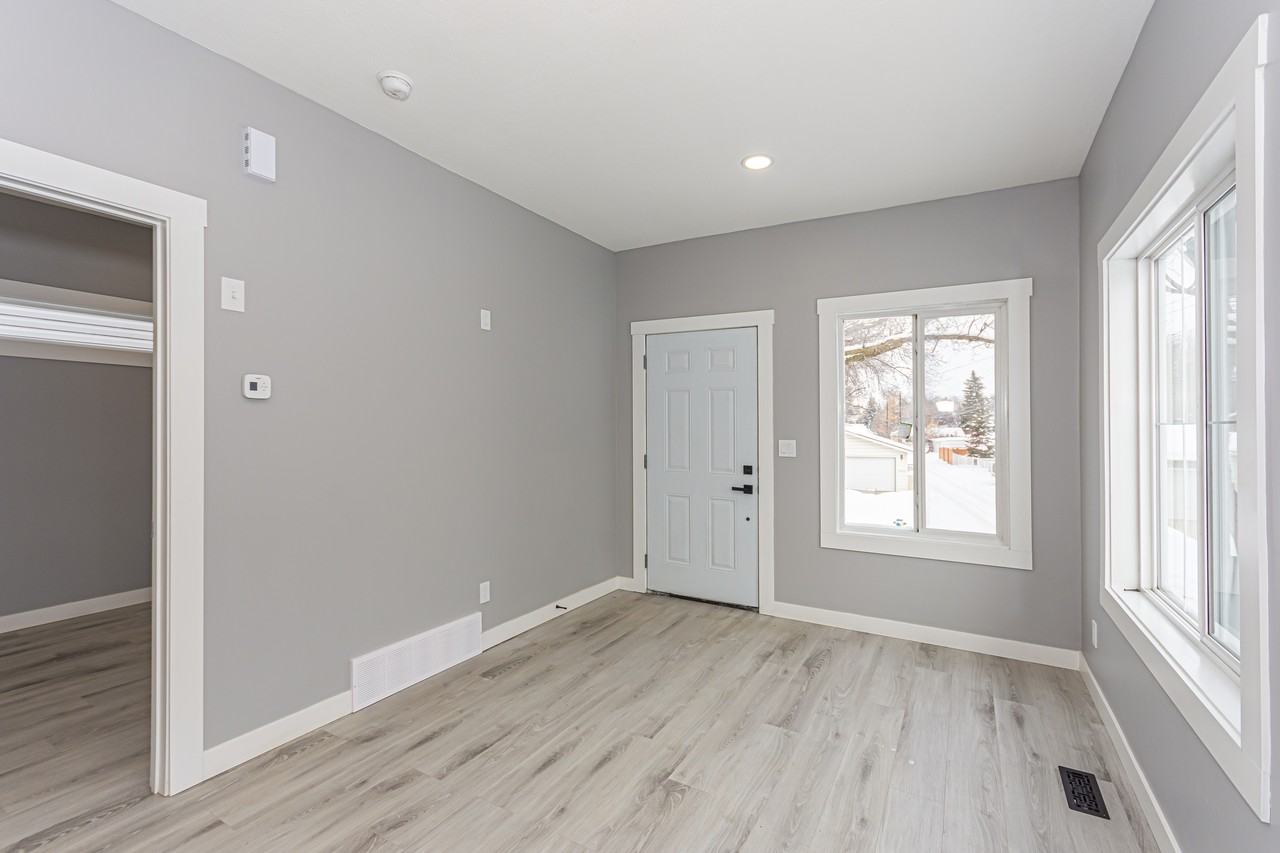 11547 St Albert Trail Nw - Photo 5 of 50