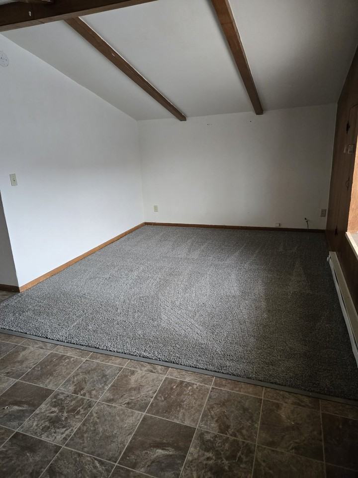 3797 D St Ne - Photo 6 of 8