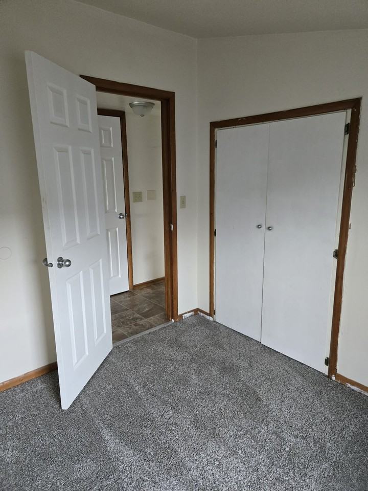 3797 D St Ne - Photo 7 of 8