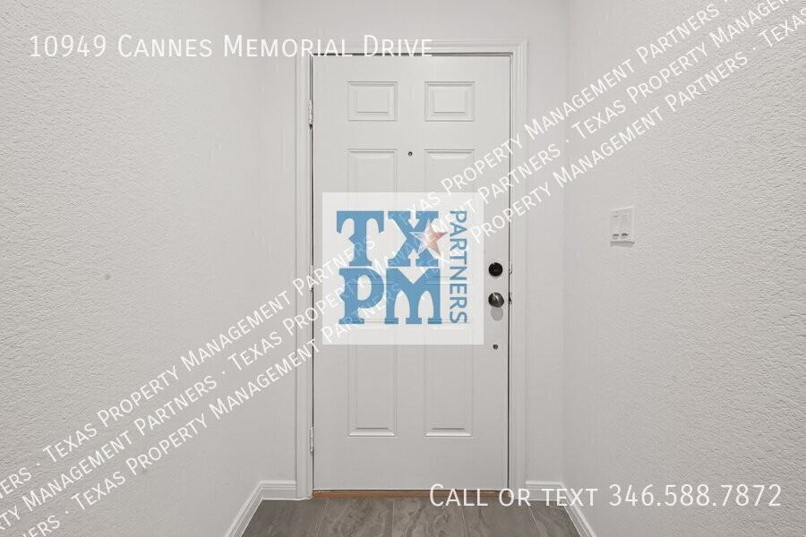 10949 Cannes Memorial Dr - Photo 3 of 48