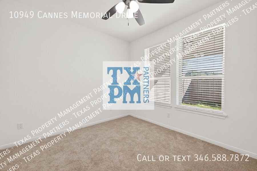 10949 Cannes Memorial Dr - Photo 7 of 48