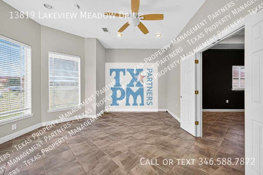 13819 Lakeview Meadow Dr - Photo 4 of 44