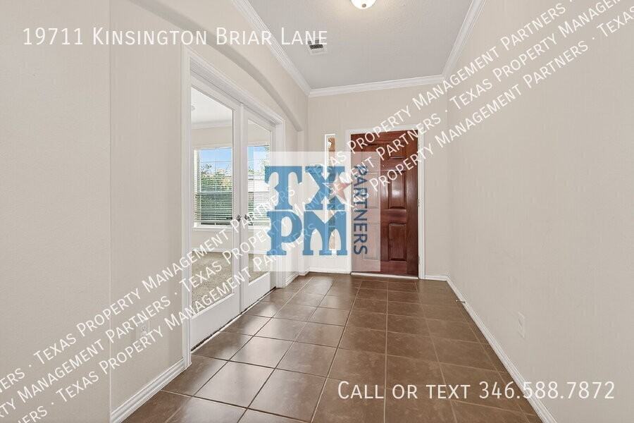 19711 Kinsington Briar Ln - Photo 3 of 40