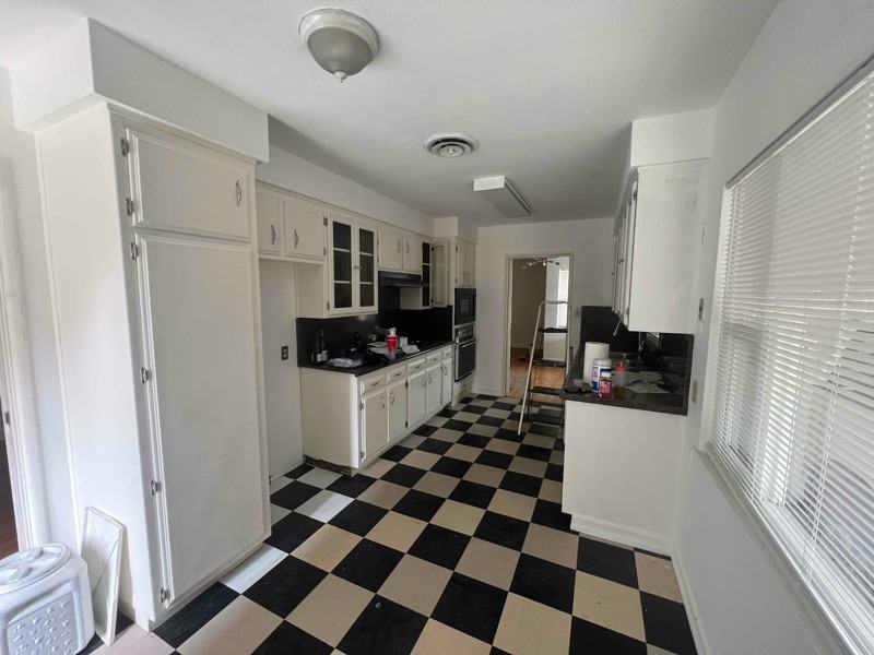 2425 C St - Photo 4 of 13