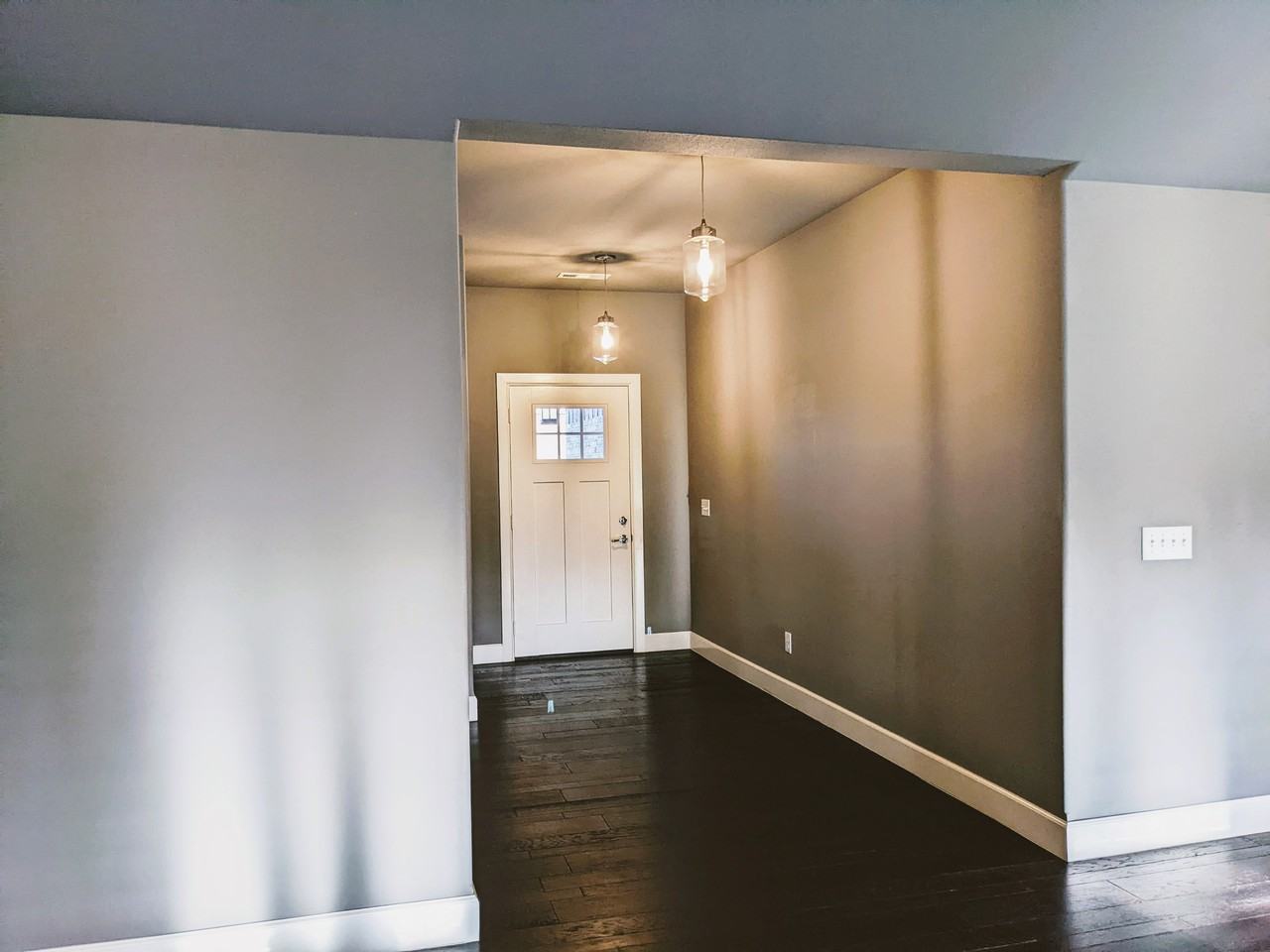 700 Hawthorn Way - Photo 3 of 9