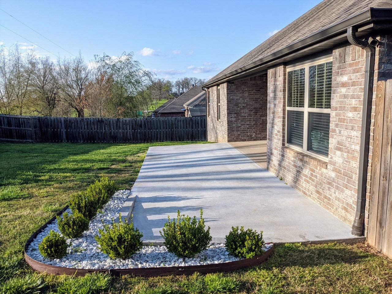 700 Hawthorn Way - Photo 6 of 9