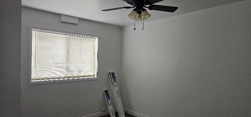 1320 Pershing Rd - Photo 4 of 14