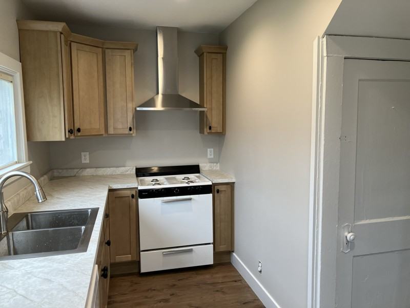 103 Elm St - Photo 2 of 11