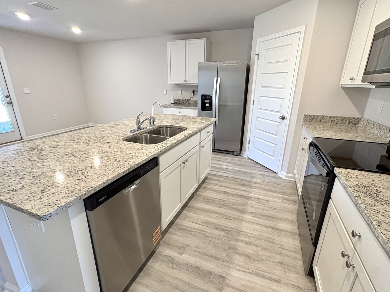 293 Cades Ct - Photo 4 of 27