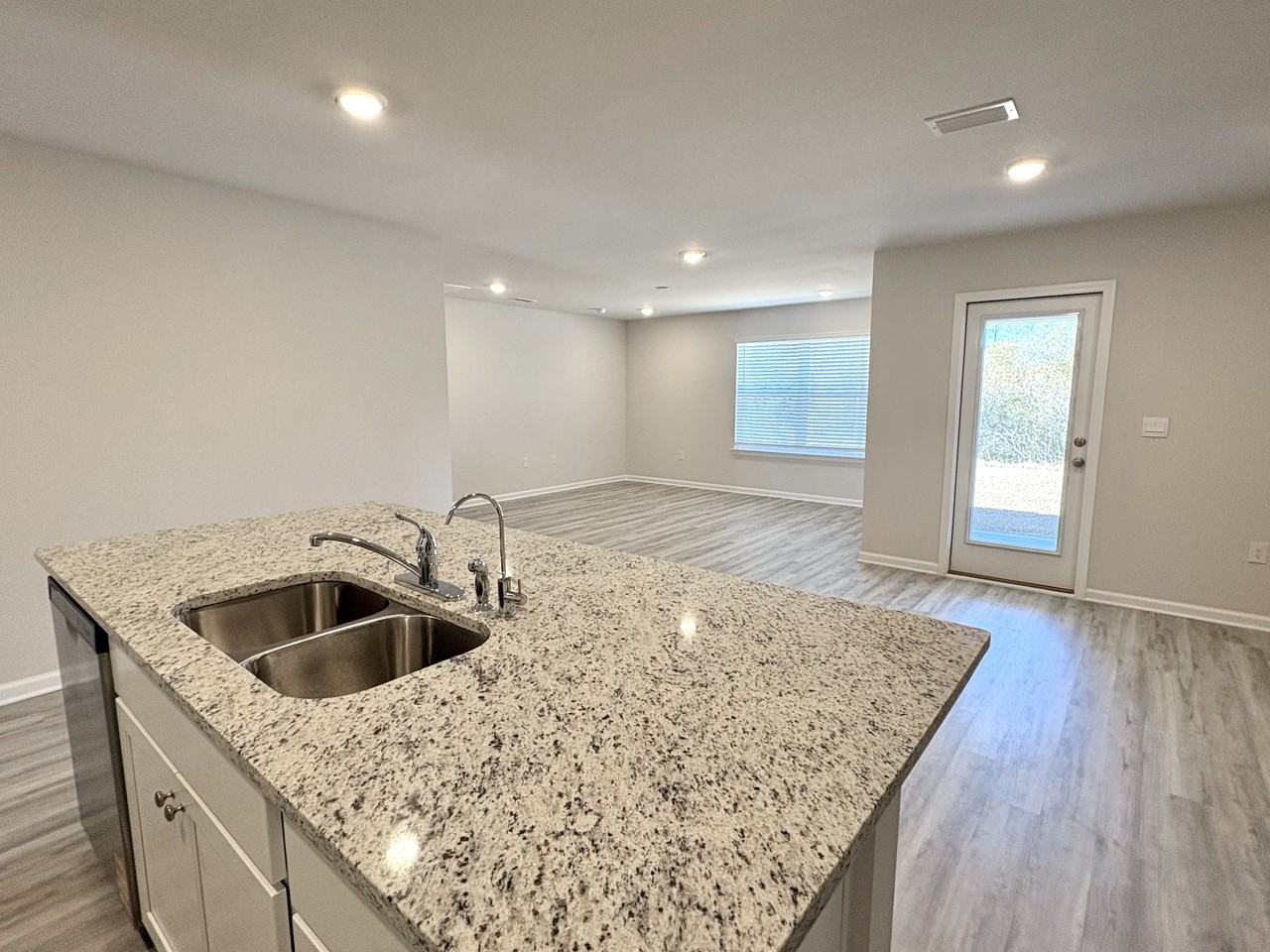 293 Cades Ct - Photo 7 of 27