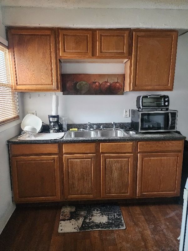 18748 W Chicago St - Photo 2 of 5