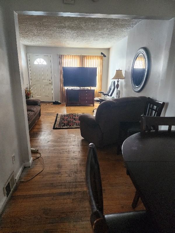 18748 W Chicago St - Photo 5 of 5