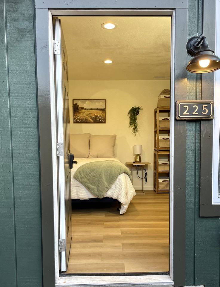 225 E Branch St - Photo 4 of 9