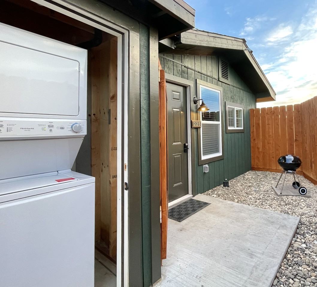 225 E Branch St - Photo 7 of 9