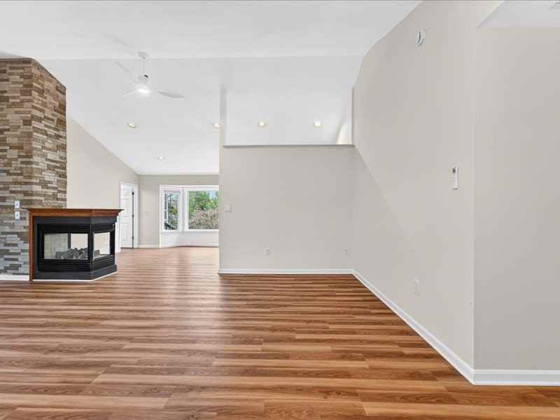 11824 Hoover Ln - Photo 5 of 20