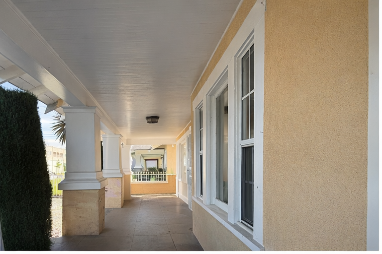 1424 W 45th St - Photo 2 of 20