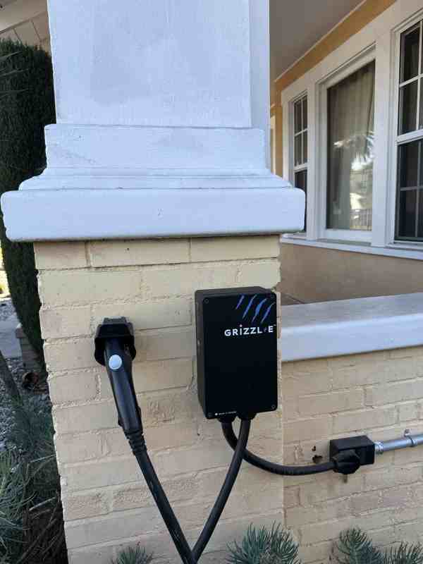 1424 W 45th St - Photo 3 of 20