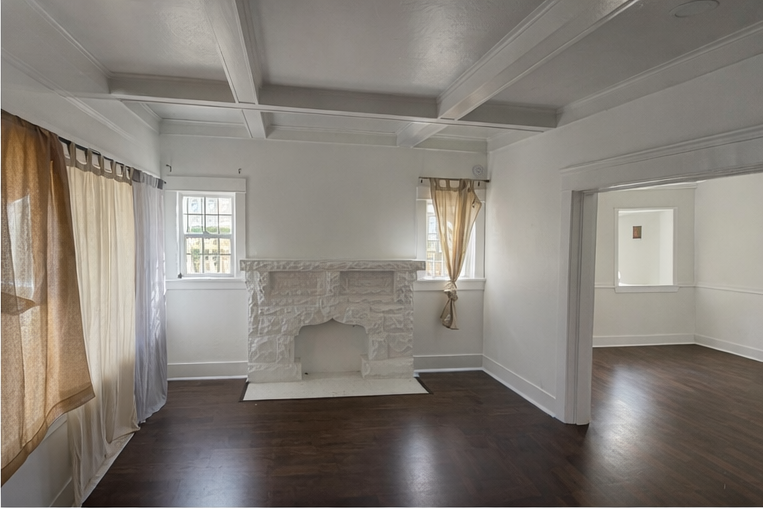 1424 W 45th St - Photo 4 of 20