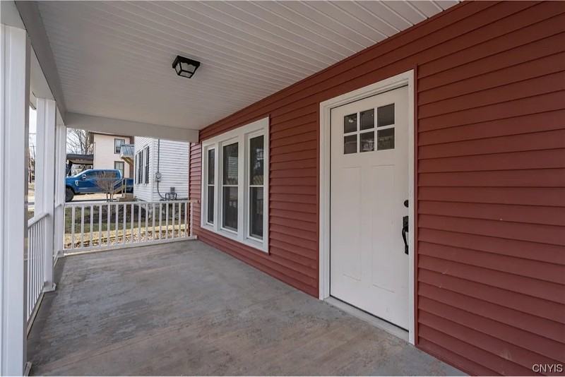 135 N Washington St - Photo 2 of 20