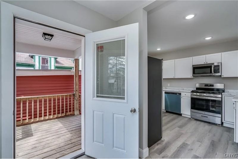 135 N Washington St - Photo 3 of 20