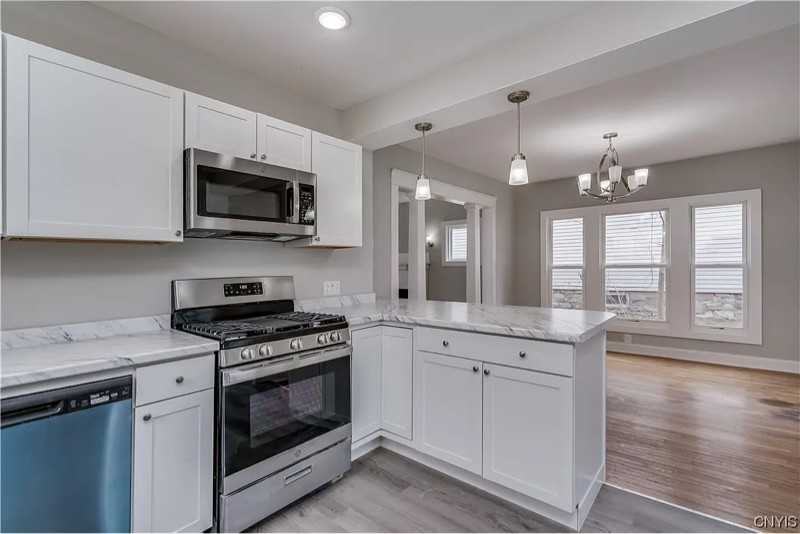 135 N Washington St - Photo 5 of 20