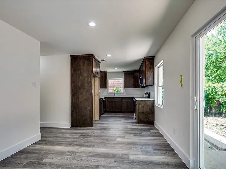 1802 Sw 3rd St - Photo 5 of 6