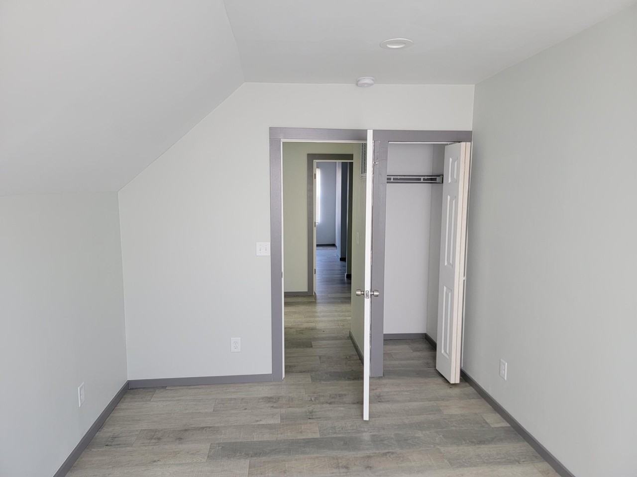 1111 N Dearborn St - Photo 4 of 5