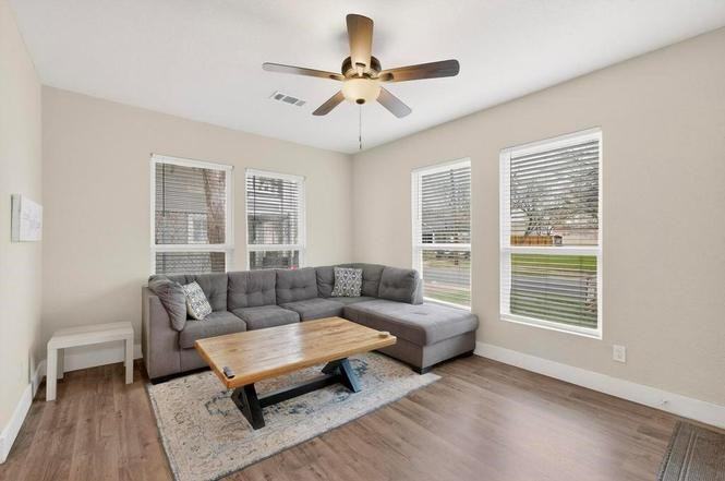 6279 Drew Dr - Photo 3 of 12