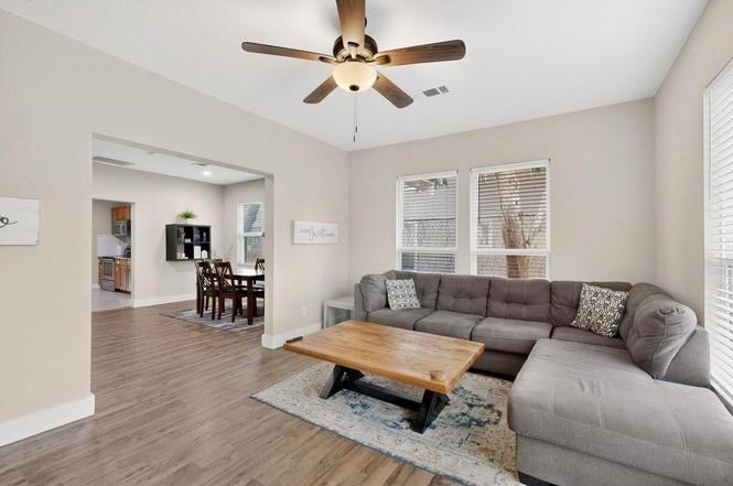 6279 Drew Dr - Photo 4 of 12