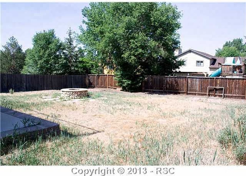 6850 Sagewood Ct - Photo 4 of 9