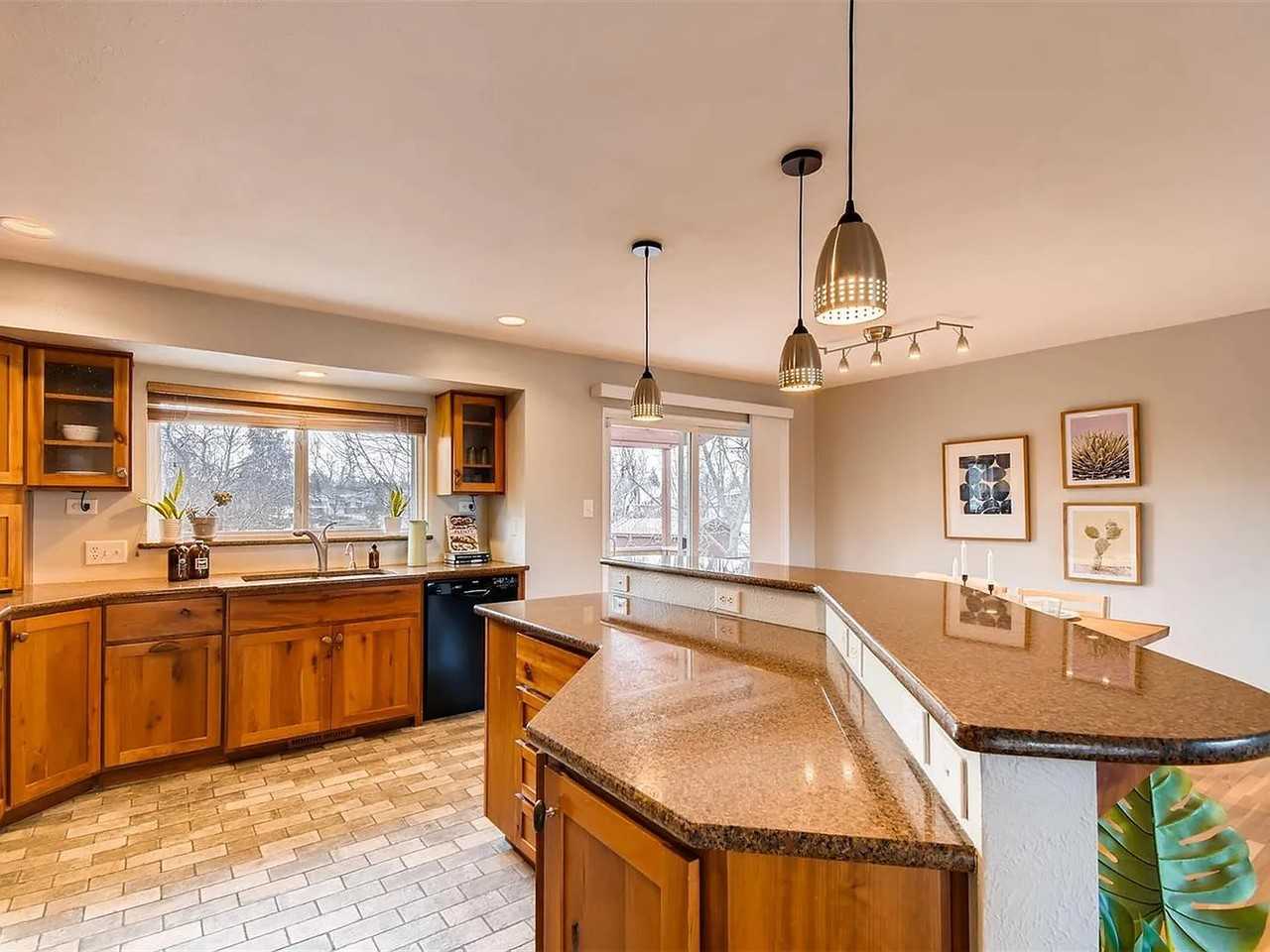 1403 Lefthand Dr - Photo 6 of 17