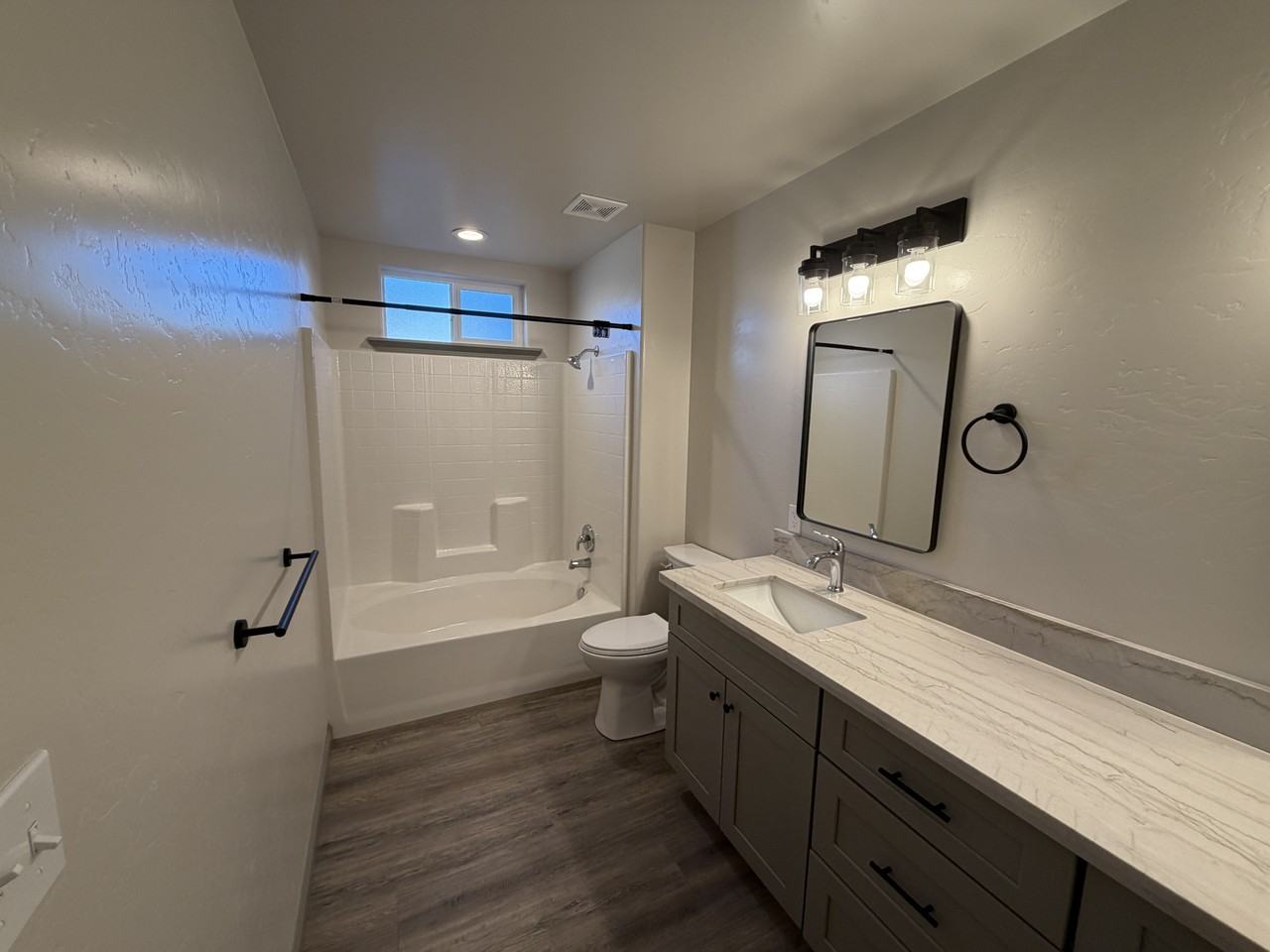 257 Hodgson St #B - Photo 4 of 6