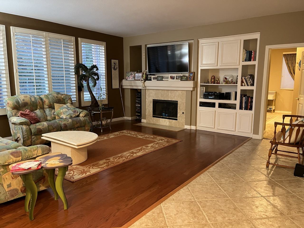 2160 Coast Ave - Photo 4 of 17