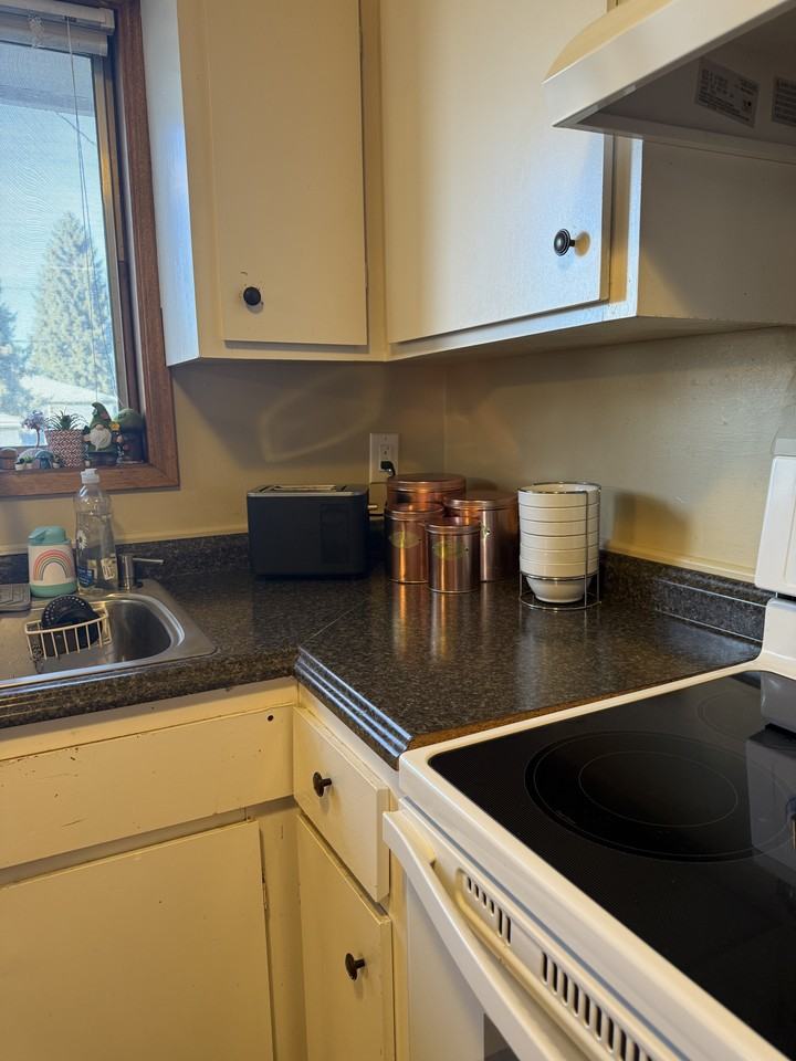 2223 E Joseph Ave #A - Photo 7 of 11