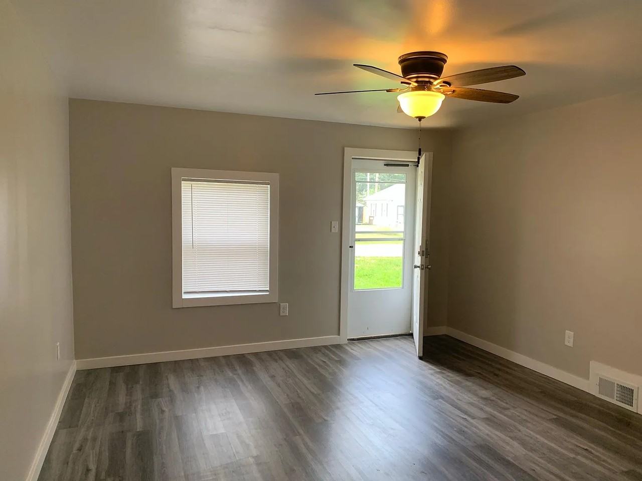 608 Fox St - Photo 6 of 14