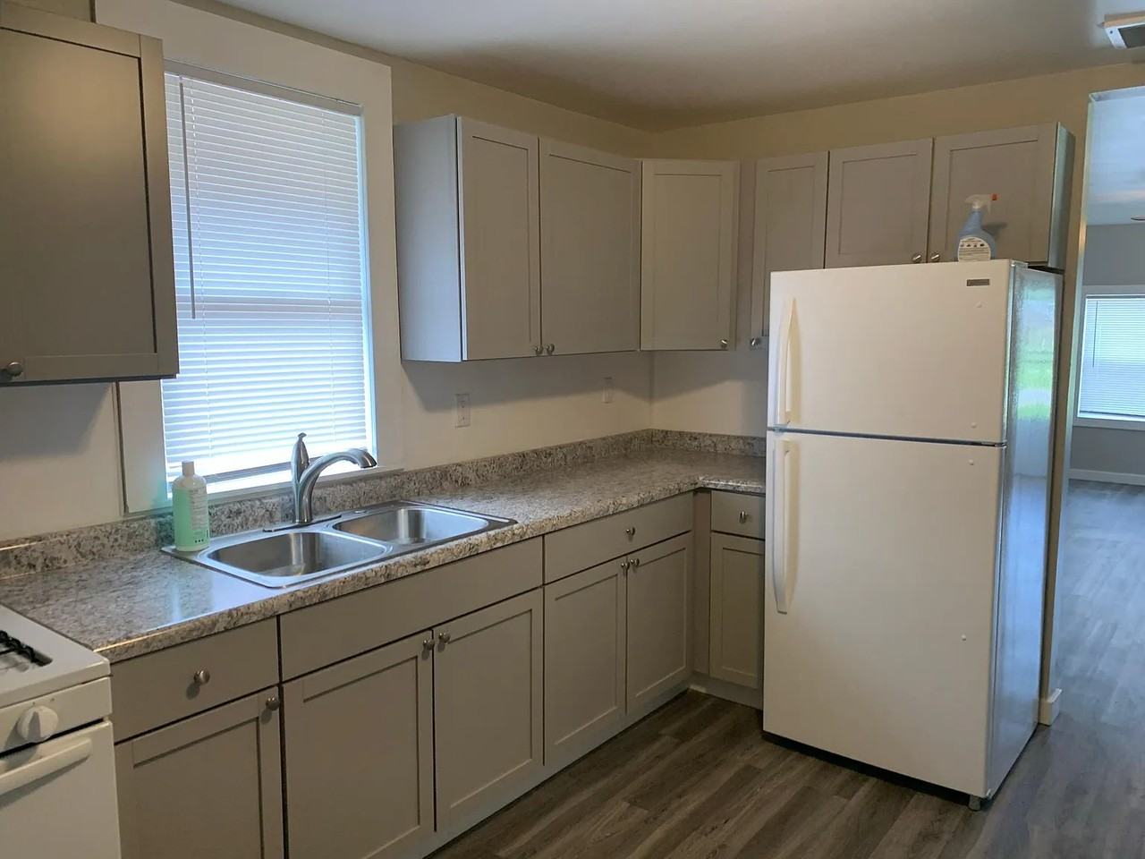 608 Fox St - Photo 7 of 14