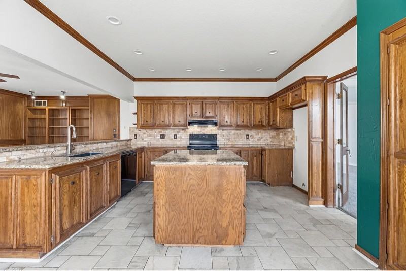 9912 S 107th East Ave - Photo 6 of 15