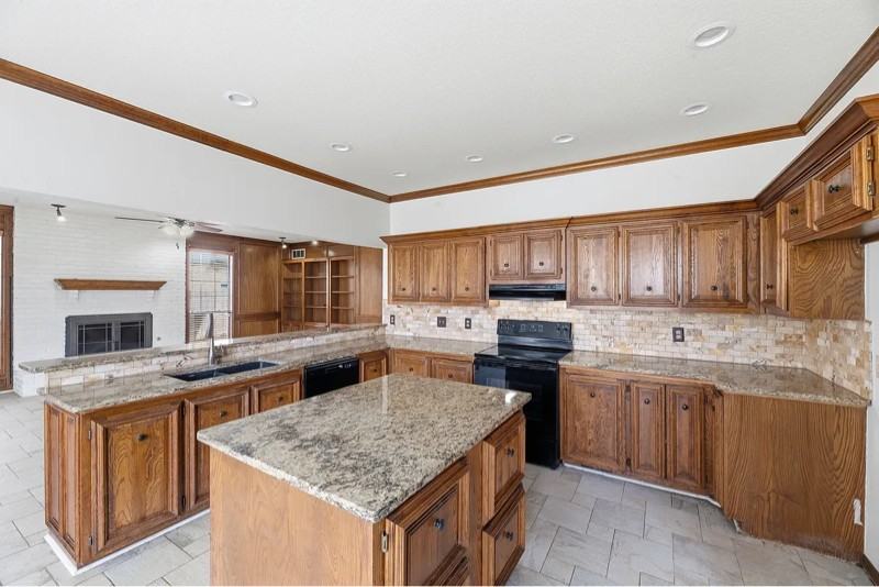 9912 S 107th East Ave - Photo 7 of 15