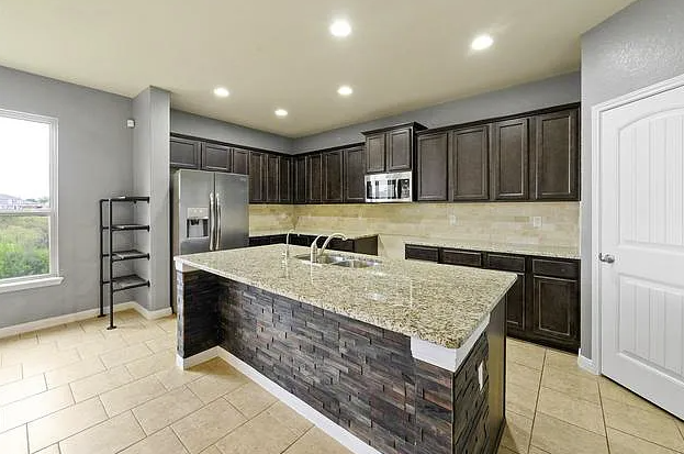 3310 Battlecry - Photo 2 of 13