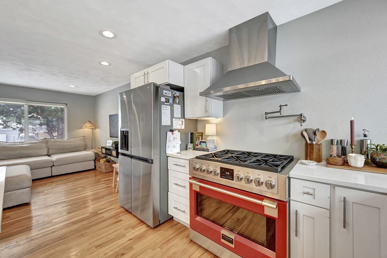 6526 S Elizabeth Way - Photo 4 of 19