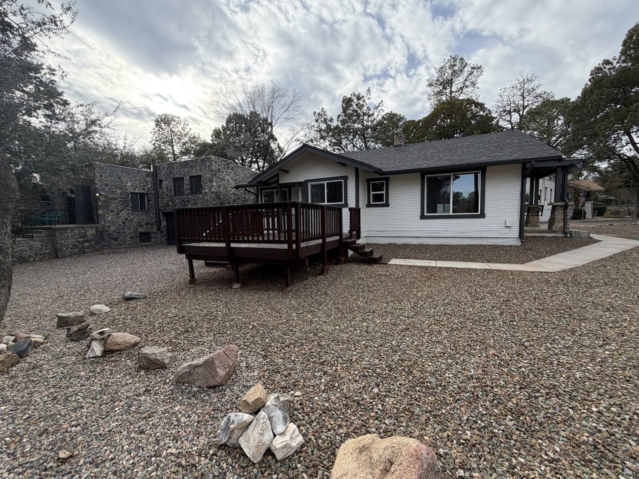 703 Country Club Dr - Photo 3 of 11