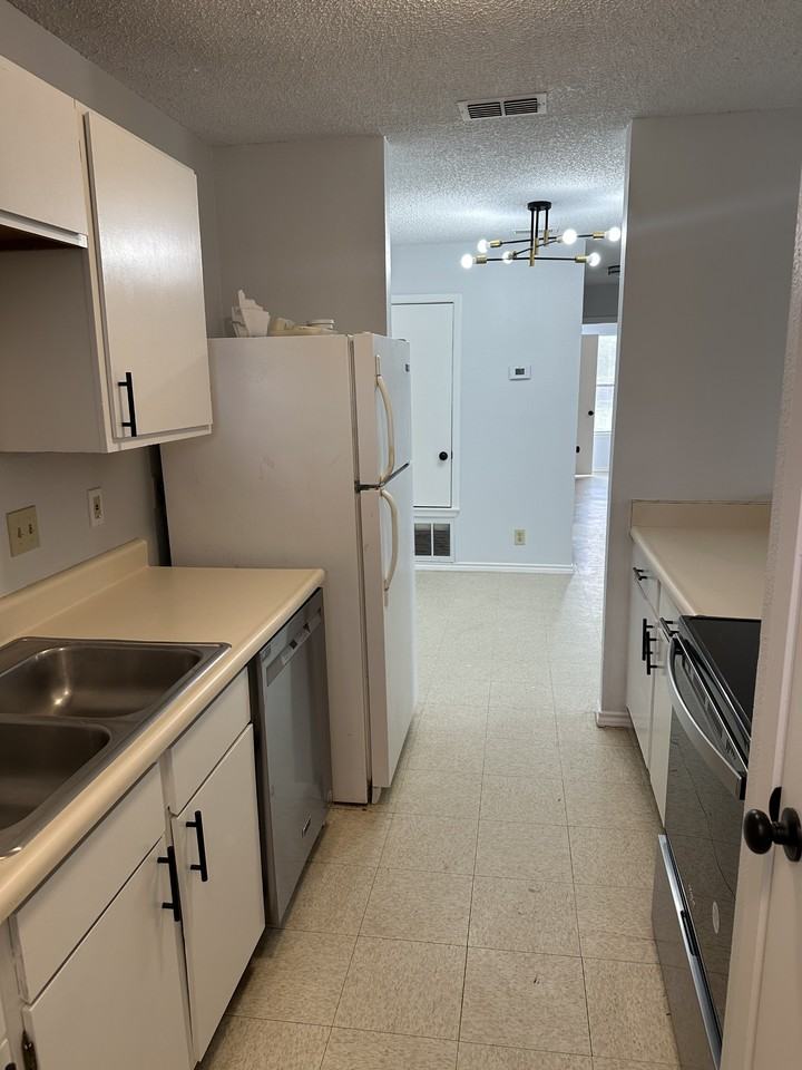 6303 Waddesdon Wood - Photo 6 of 13