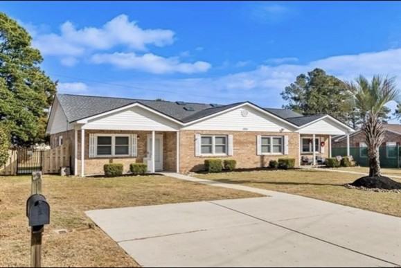 1004 Belle Dr #B - Photo 2 of 18