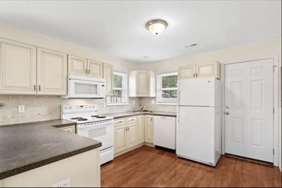 1004 Belle Dr #B - Photo 6 of 18