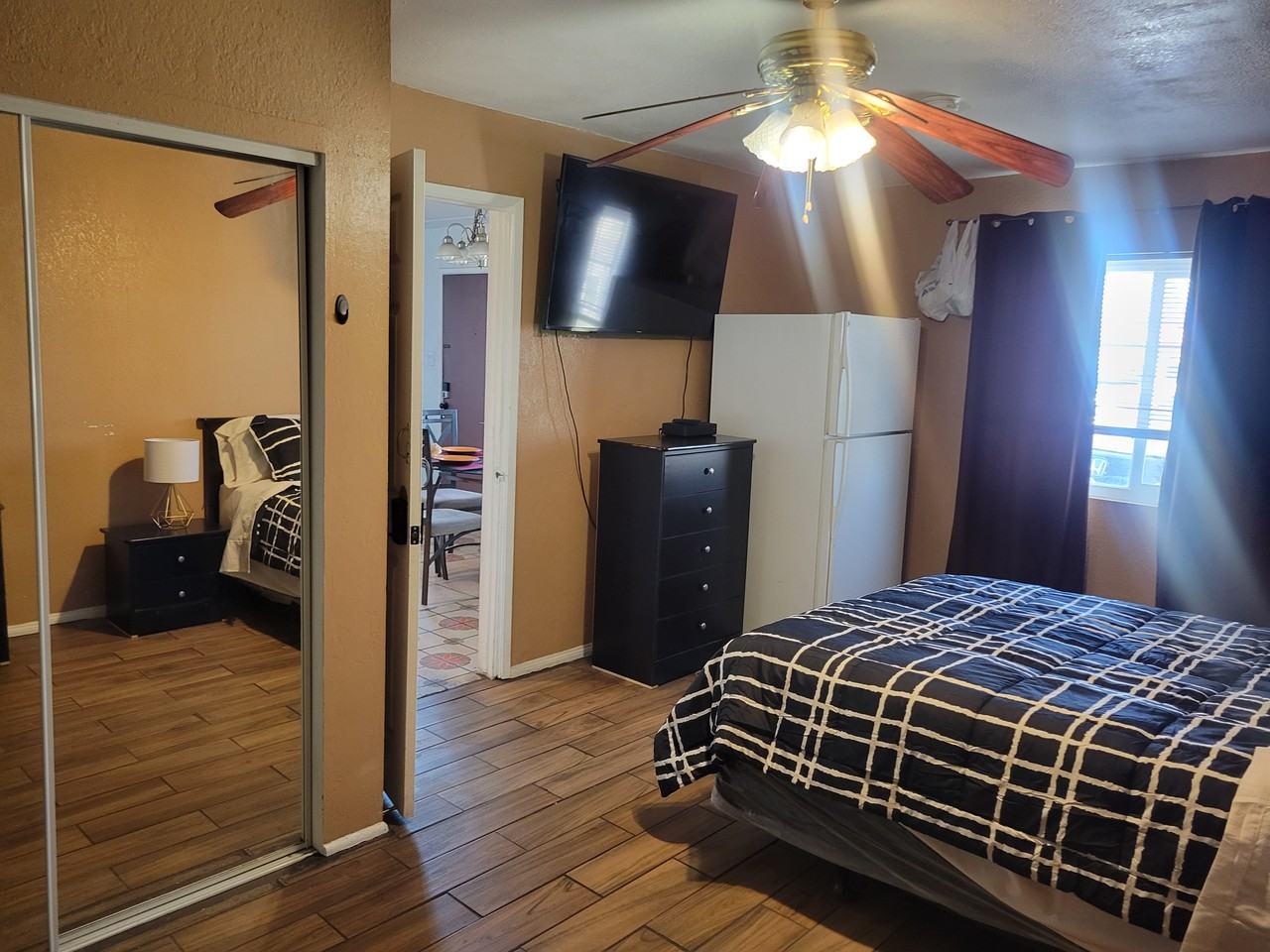 1229 Madison Ave - Photo 5 of 6