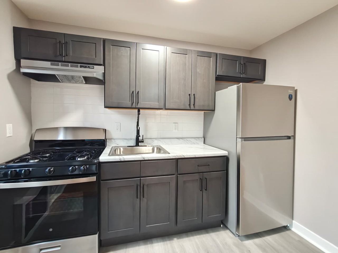 125 Forest Ave #3B - Photo 2 of 8